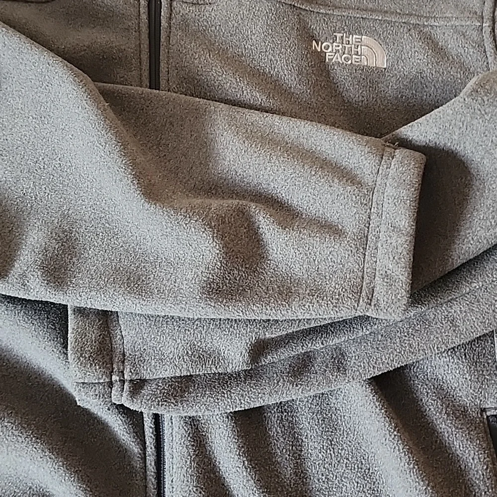 The North Face Men's Gray Full Zip Fleece Jacket Pullover